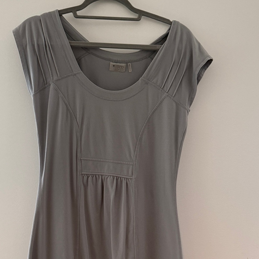 Athleta Light Gray Cap Sleeve Top